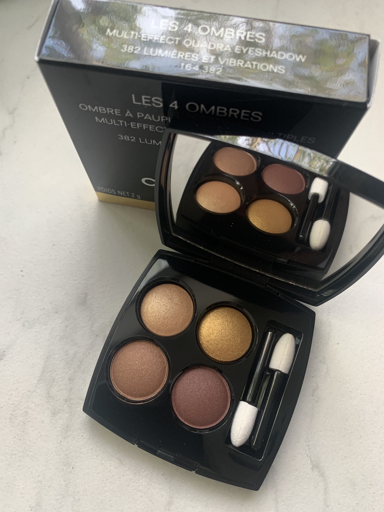 Chanel 382 Lumieres et Vibrations Eyeshadow Review Swatches -